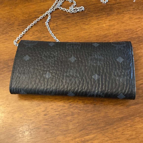 Brand new MCM Patricia clutch bag with the chain beautiful to go out with - Picture 3 of 4